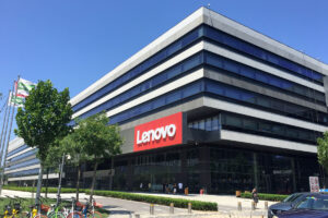 Lenovo posiela dáta do Číny? Hromadná žaloba hovorí áno. TP-Link čelí tomu istému v Texase